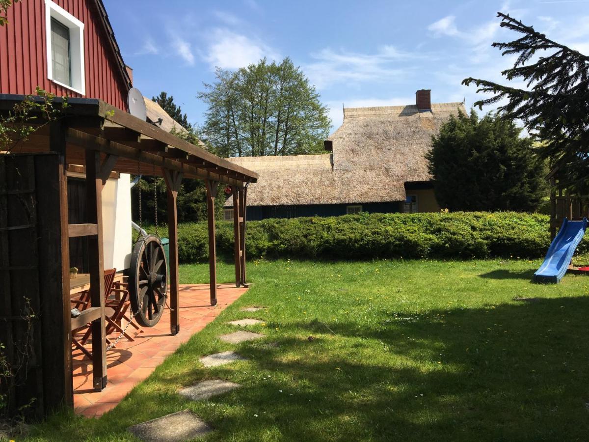 Trollhus - Grosses Familienfreundliches Ferienhaus Born Zewnętrze zdjęcie