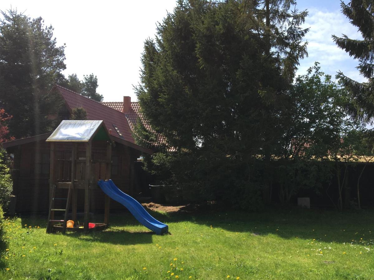 Trollhus - Grosses Familienfreundliches Ferienhaus Born Zewnętrze zdjęcie