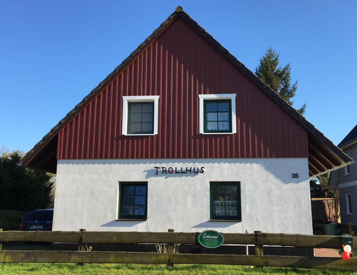 Trollhus - Grosses Familienfreundliches Ferienhaus Born Zewnętrze zdjęcie