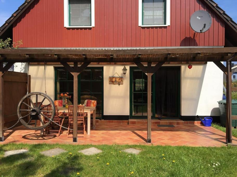 Trollhus - Grosses Familienfreundliches Ferienhaus Born Zewnętrze zdjęcie